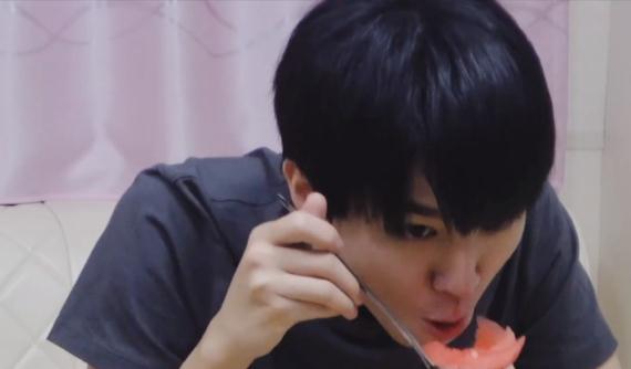 娱乐圈吃瓜王俊凯,揭秘王俊凯的“吃瓜”传奇